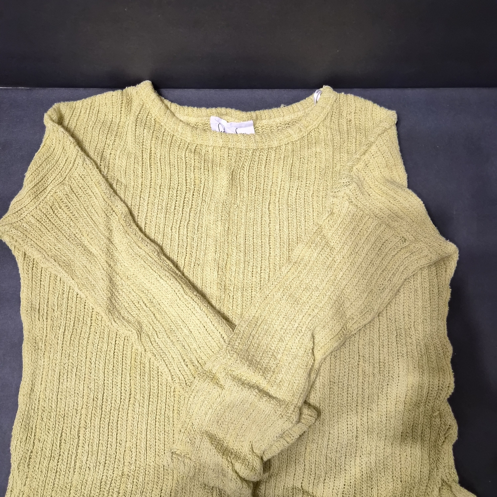 Sadie & Sage Yellow-Green Knit Crew Neck Sweater